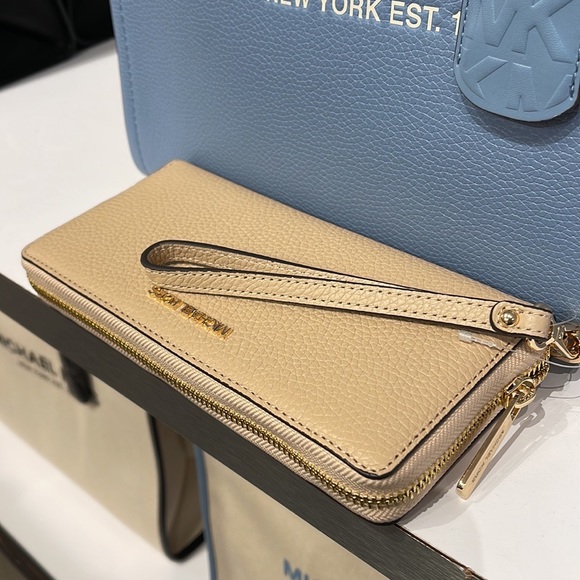 Michael Kors Jet Set Travel Large Travl CONTINENTAL Wristlet - wallet phone hldr - Picture 11 of 16